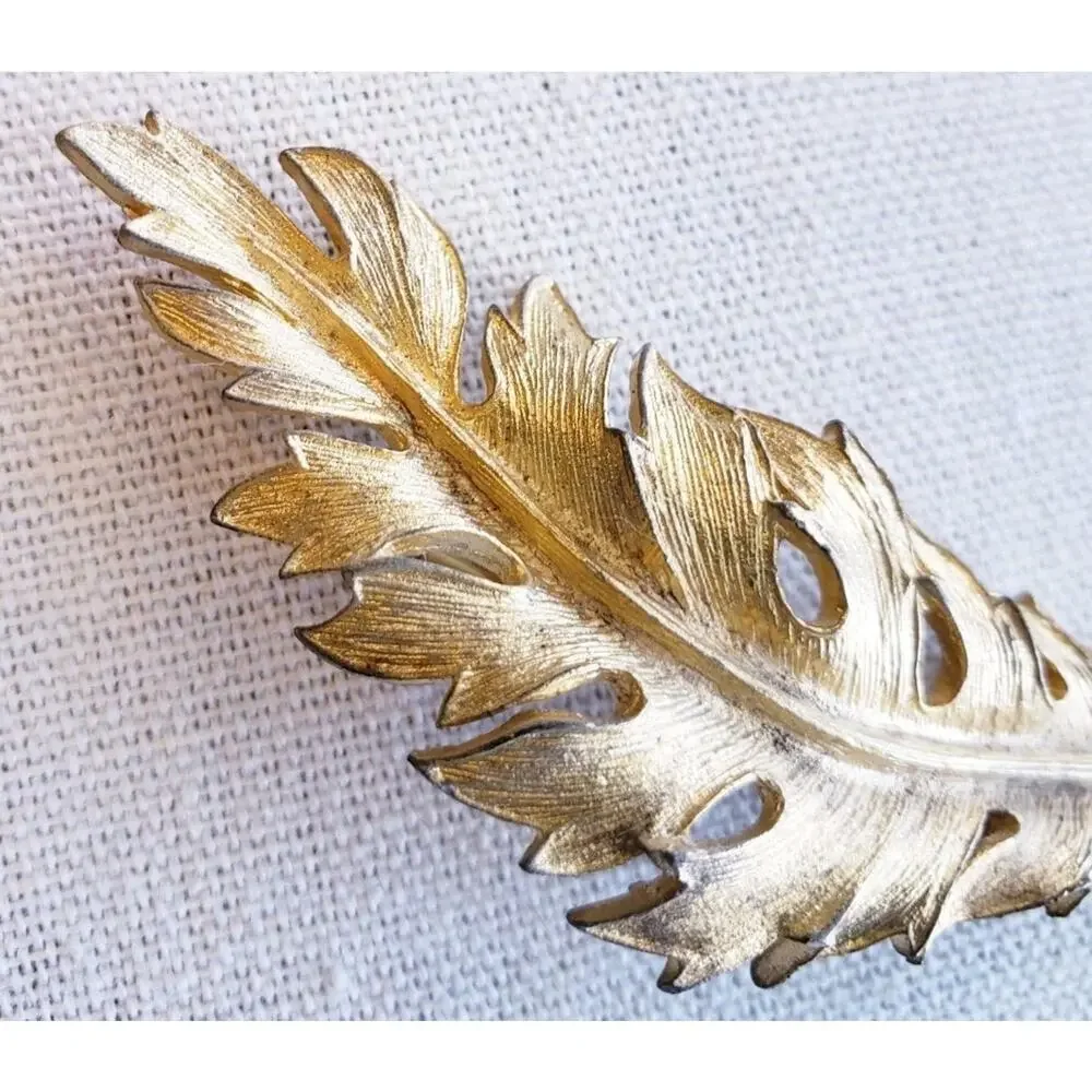 Vintage Coro Gold Tone Leaf Brooch 1961 Textured‎ Large 3